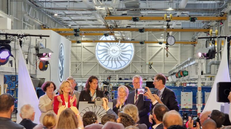 AFI KLM E&M new engine shop at Orly