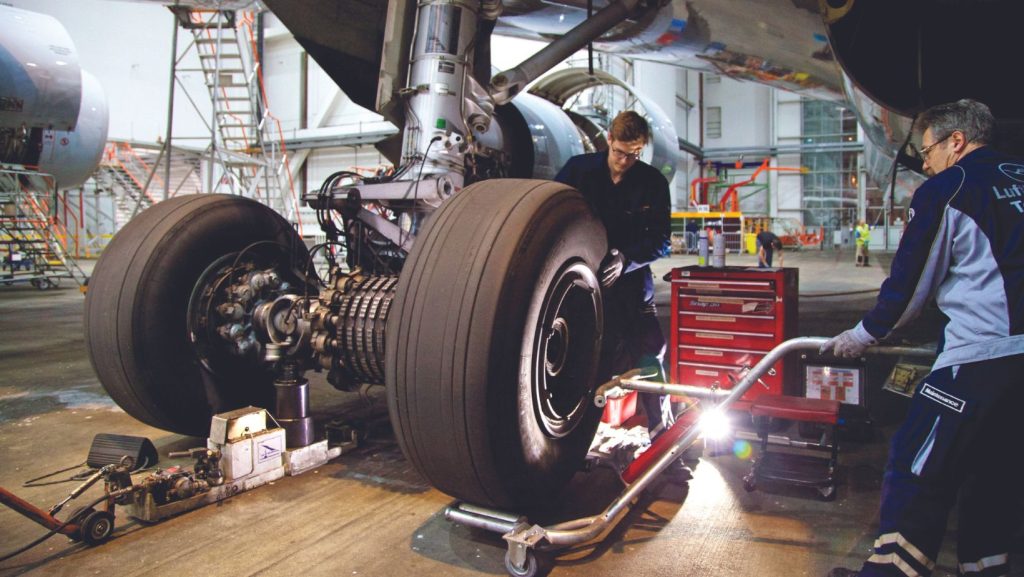Highly qualified line maintenance technicians
are essential for a
company’s reputation