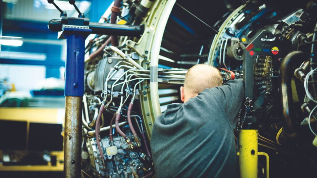 An Aero Norwayengineer at work