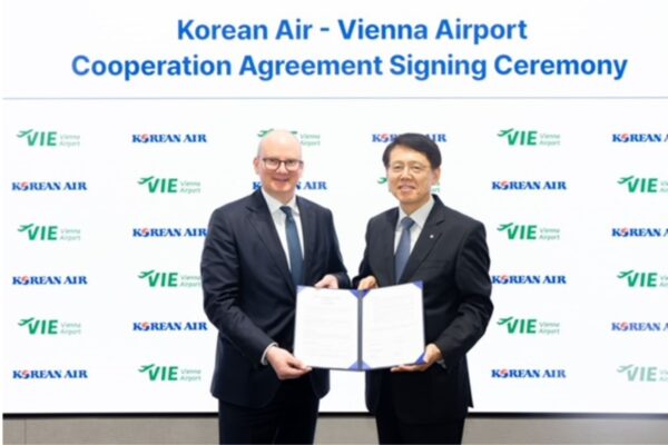 Korean Air and Vienna Airport have signed an agreement to expand their partnership to explore ways to increase air cargo traffic between Vienna and Incheon airports.