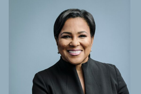 United Airlines has announced today that Rosalind (Roz) Brewer is joining its board of directors.