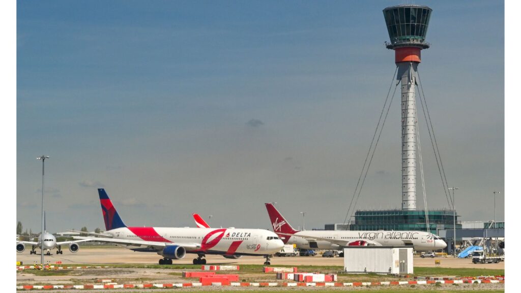 Heathrow Airport, aircraft taxiing, air traffic control tower