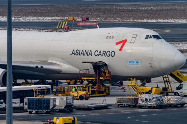 Korean Air has selected Air Incheon as the preferred bidder for the sale of Asiana Airlines’ global cargo freighter business.