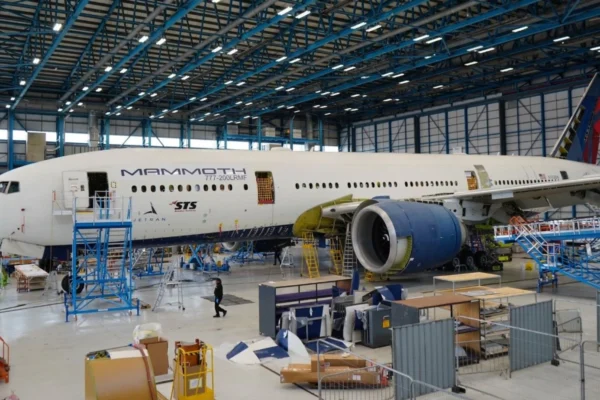 Mammoth Freighters has inducted the first 777-200LR at the STS Aviation Services (STS) facility in Manchester, UK.