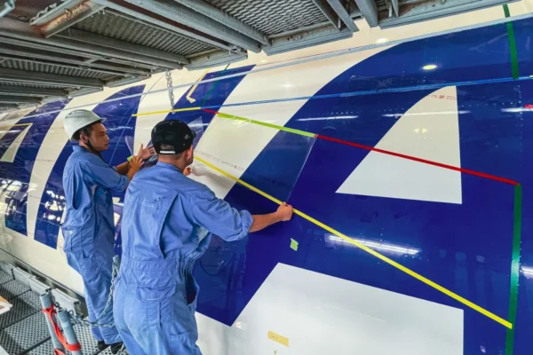 Japanese carrier All Nippon Airways (ANA) has welcomed its first Boeing 777F equipped with Lufthansa Technik’s drag-reducing and fuel-saving AeroSHARK surface film technology.