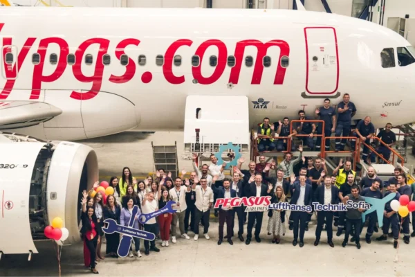 Low-cost carrier Pegasus Airlines has awarded Lufthansa Technik a comprehensive base maintenance contract for its growing Airbus A320 family fleet.