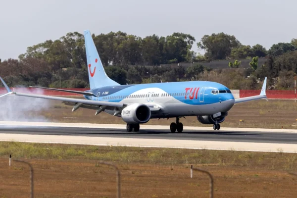 BOC Aviation has entered into a lease transaction involving 14 Boeing 737-8 aircraft with TUI Airways Limited