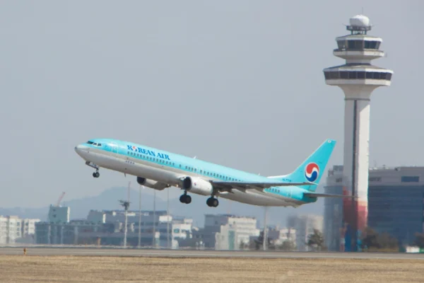 From April 18, Korean Air will begin operating twice-daily flights from Incheon International Airport (ICN) in Seoul, to Kobe, Japan in response to a growing demand for more available travel options to the country.