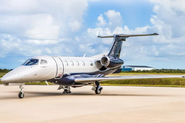 Embraer Phenom 300