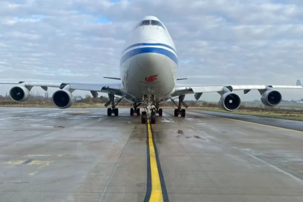 Worldwide Flight Services (WFS) has won a three-year contract extension with Air China Cargo in Liege, supported by its reputation for fast and efficient handling of e-commerce shipments moving through the Belgian airport.