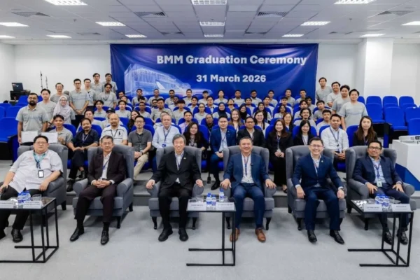 VIPs and technician trainees from the Graduation Ceremony of the first cohort at Base Maintenance Malaysia (BMM) facility in Subang, Selangor.