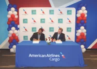 Elieson (R) at the signing of iCargo with IBS Software.