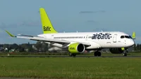 The A220 delivers 25% lower fuel burn and CO2 emissions per seat compared to previous generation aircraft. Credit: Vincenzo Pace (aerovincenzo.com)