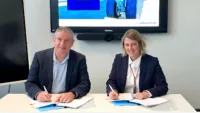 (L) AerFin's James Bennett and (R) Lufthansa Technik's Berit Plewinsky