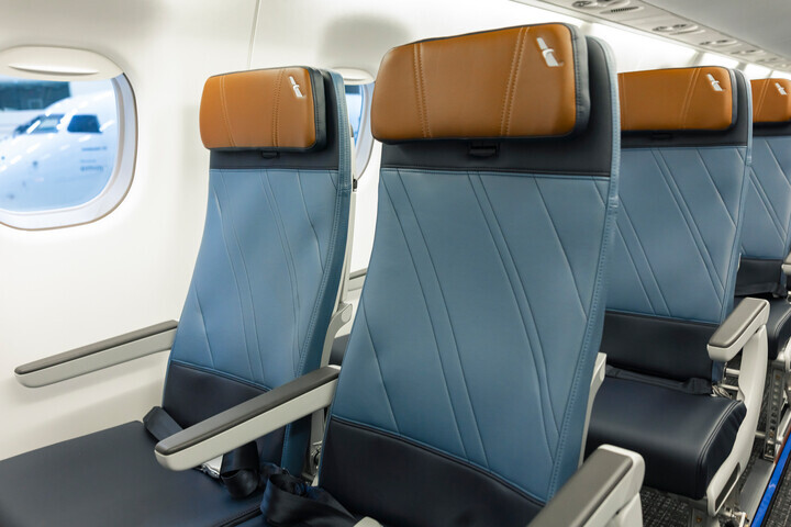 First Recaro installation on E175 delivered